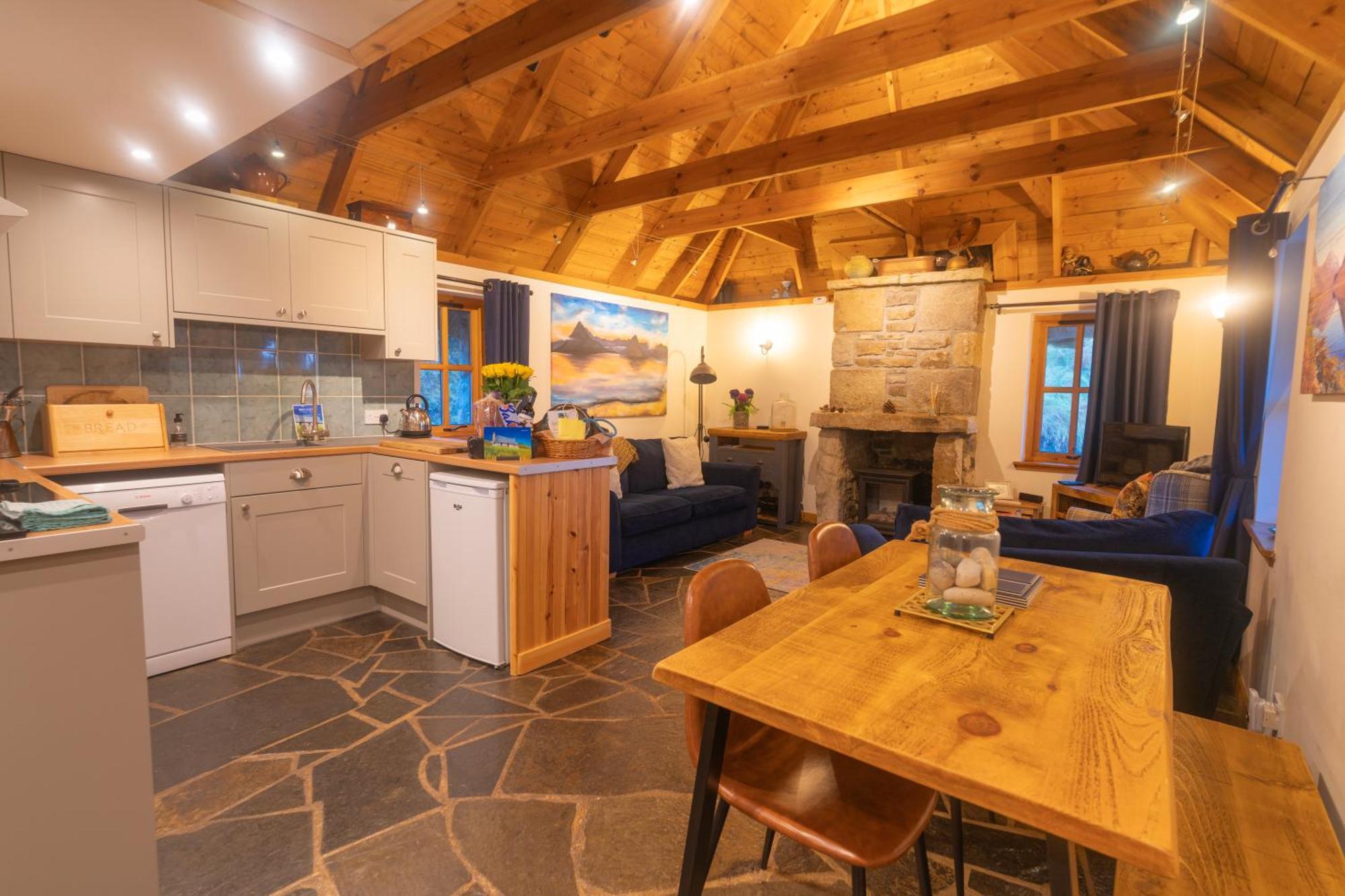 Tigh Lachie, Mary'S Thatched Cottages, Elgol, Isle Of Skye Ngoại thất bức ảnh